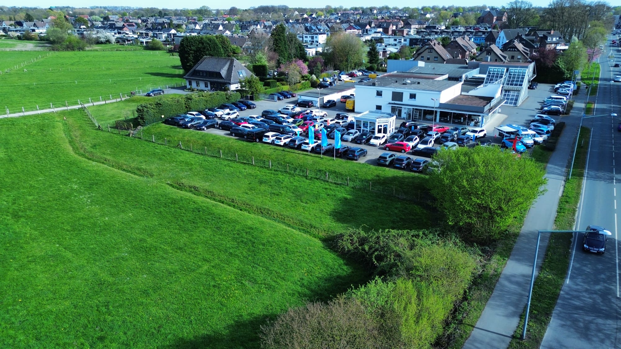 Freifläche am Autohaus Schürmann mit Umgebung